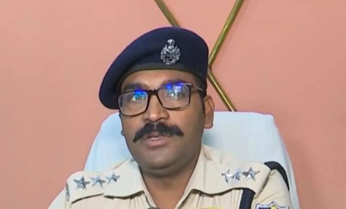  Police arrests IOB cashier for allegedly embezzling bank fund of Rs 80 lakh