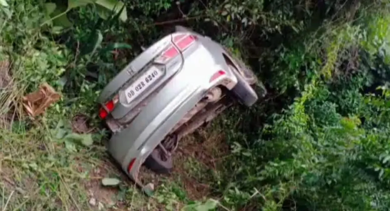  Close shave for former Odisha MLA as car overturns