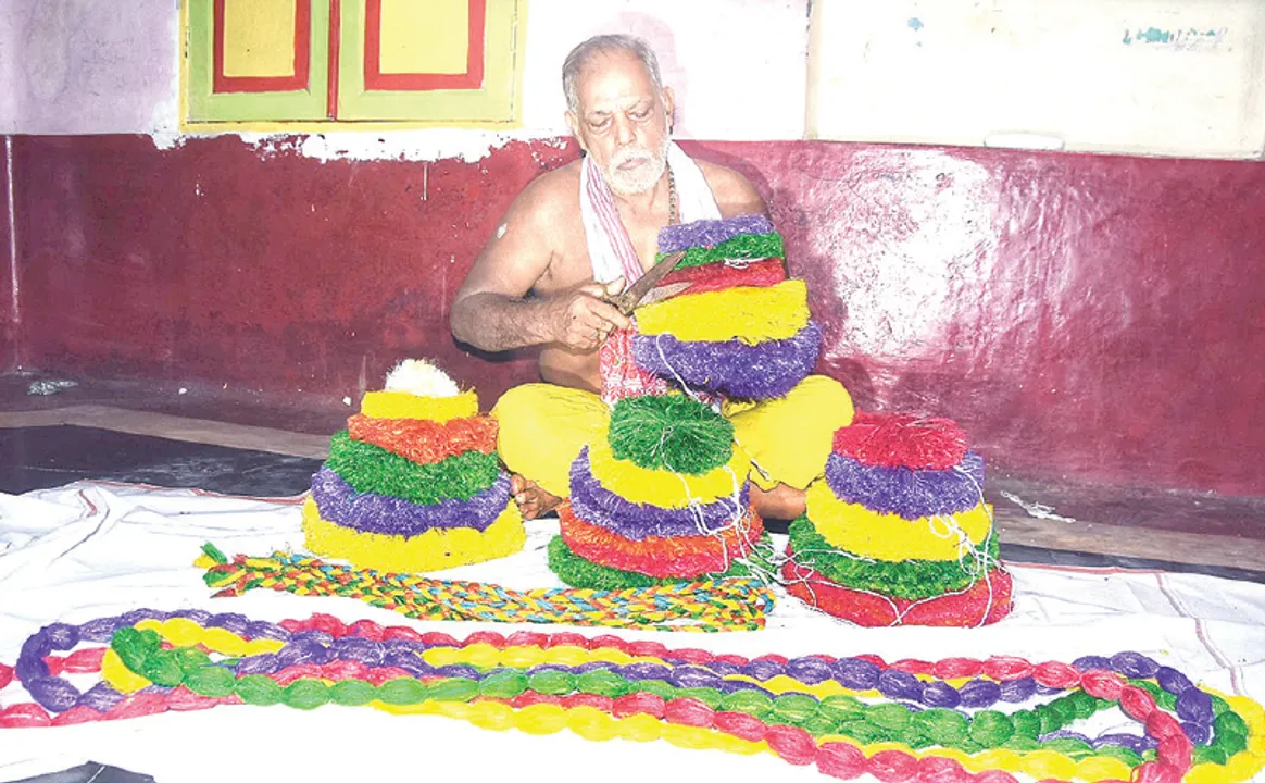  Preparations on for Raksha Bandhan festival at Srimandir