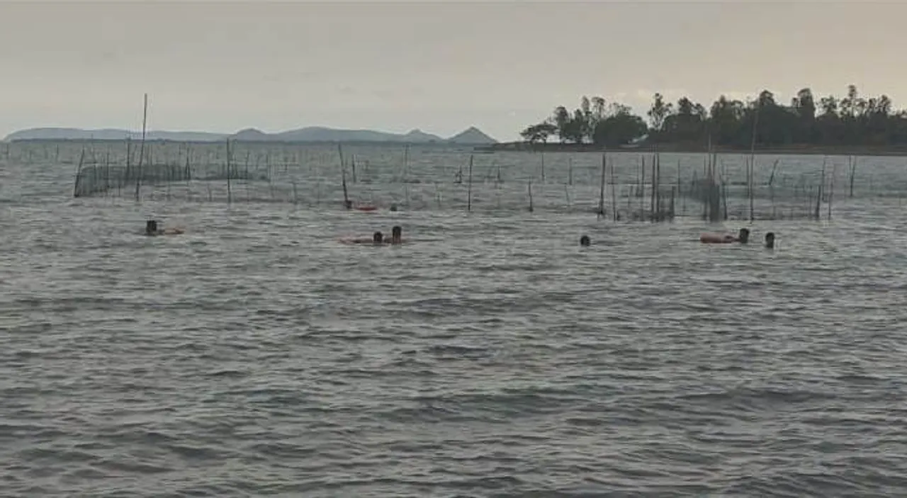  2 die as boat with 13 tourists on board capsizes in Chilika lake, bodies recovered