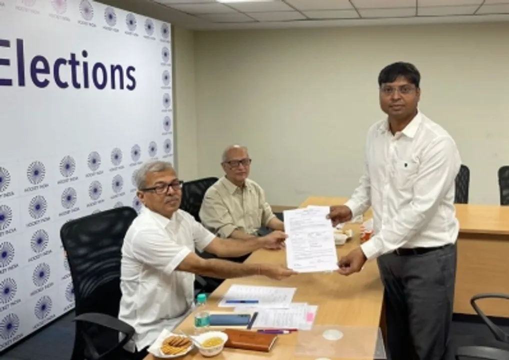  Dilip Tirkey files nomination for Hockey India president post