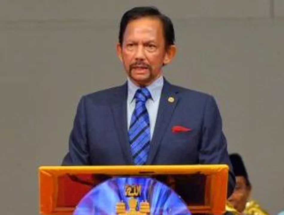  Sultan of Brunei becomes longest-serving living monarch following Queen's death
