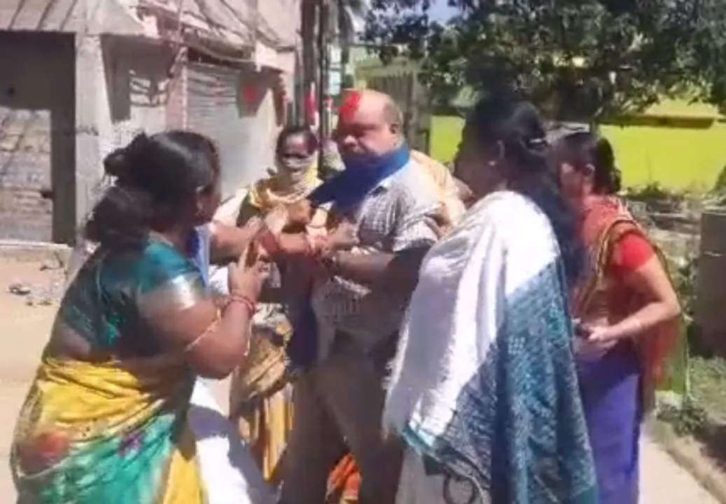  Odisha women rough up Land Acquisition Officer over delay in compensation