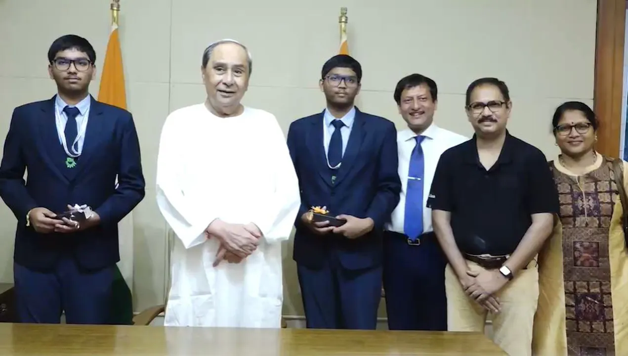  Chief Minister felicitates JEE Advanced Odisha topper, sibling for their rare feats