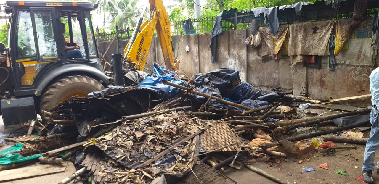  'Kishore Bhaina Mutton' hotel in Bhubaneswar razed to ground