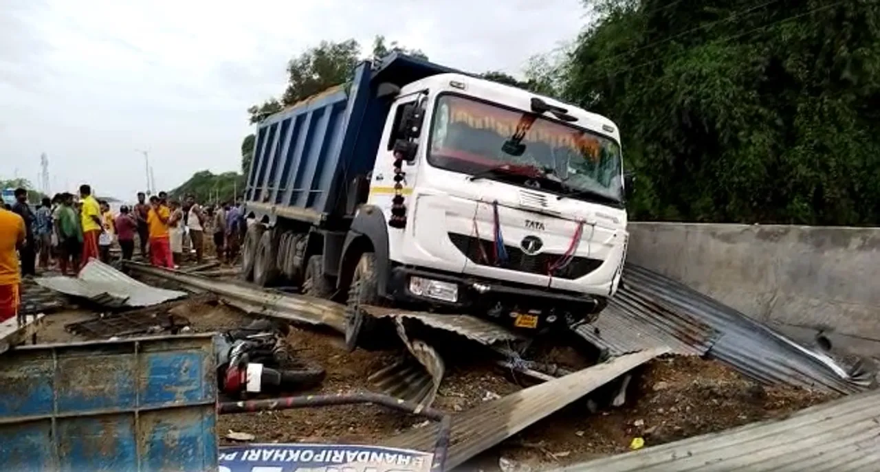 One dead after sand-laden truck rams into labourers' camp in Odisha's Bhadrak