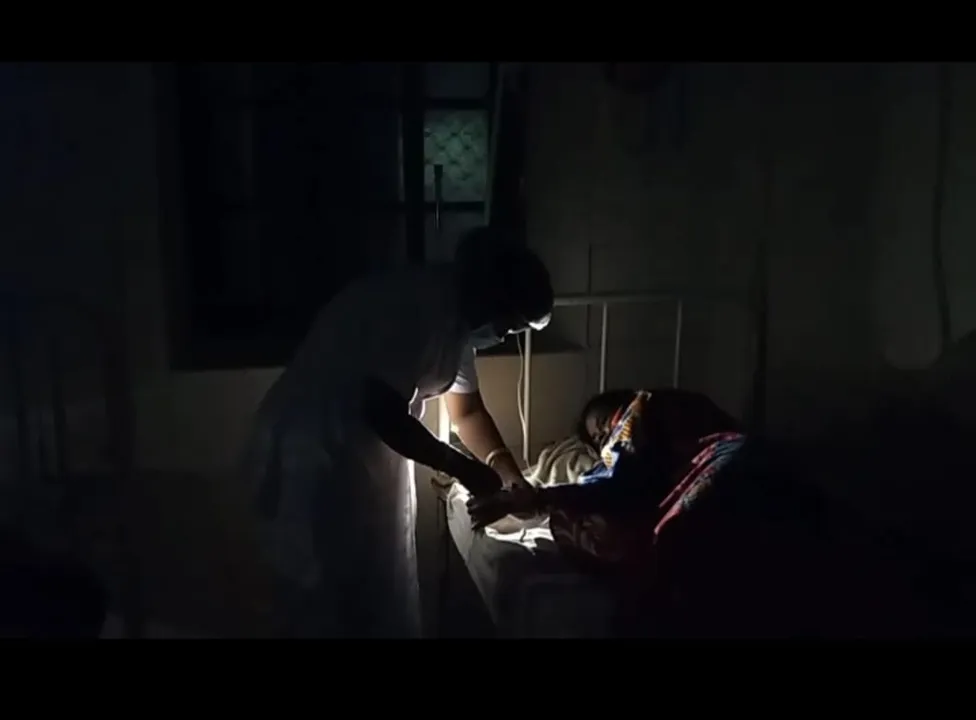 Amid power cut, patients treated under torchlight at Baripada's PRMMCH in Odisha