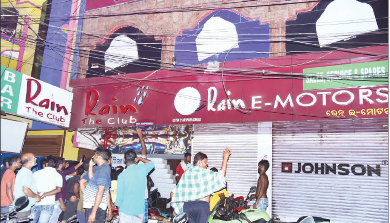  Bombs hurled at 'Rain The Club' bar in Bhubaneswar