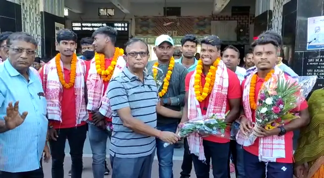  Four members of Ultimate Kho Kho Champion Odisha Juggernauts get rousing welcome in hometown
