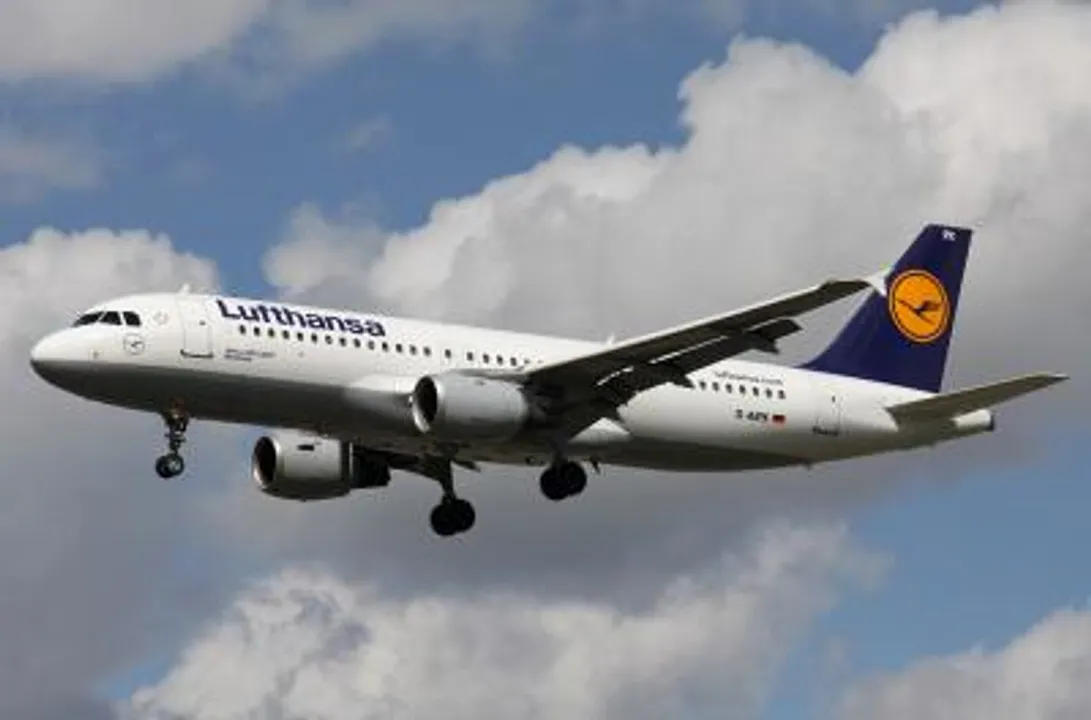  Lufthansa takes 'U-turn,' allows AirTags on flights