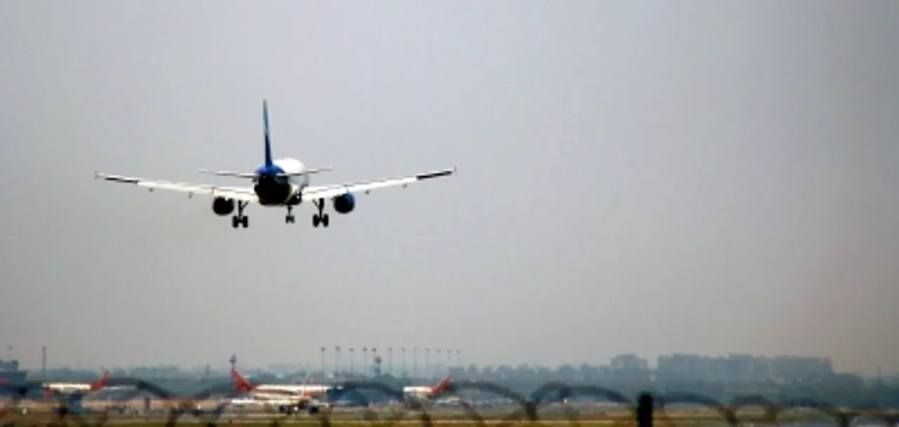  Indian securities authorities on alert after bomb threat in passenger flight