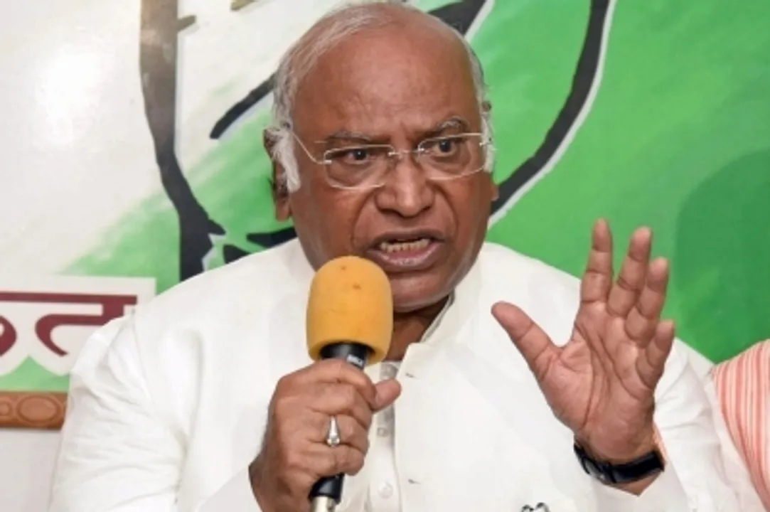  Kharge seeks support from Odisha Congress leaders for AICC Prez post