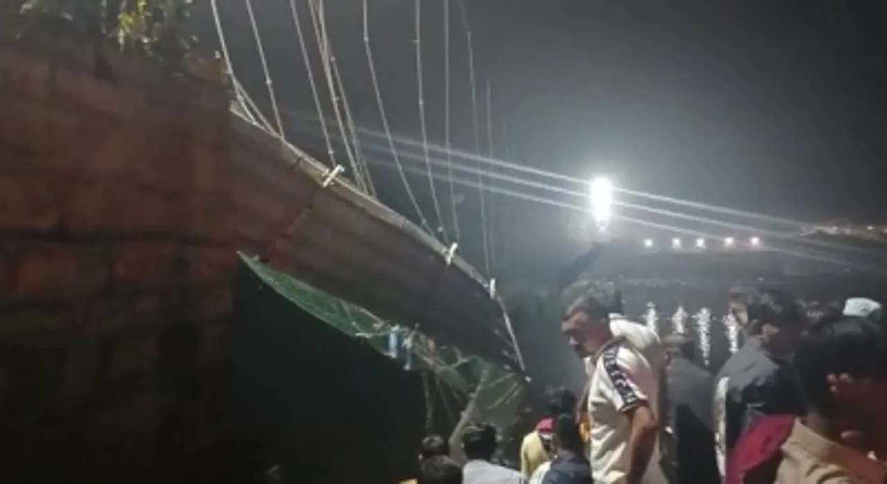  At least 77 killed as hanging bridge in Gujarat's Morbi collapses
