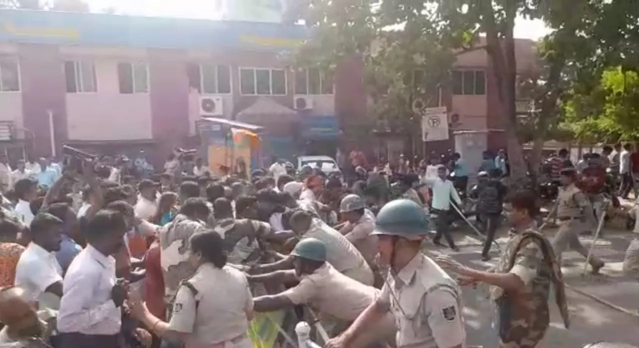  Watch Videos: BJP workers scuffle with police in Bhubaneswar during Naveen Niwas gherao attempt