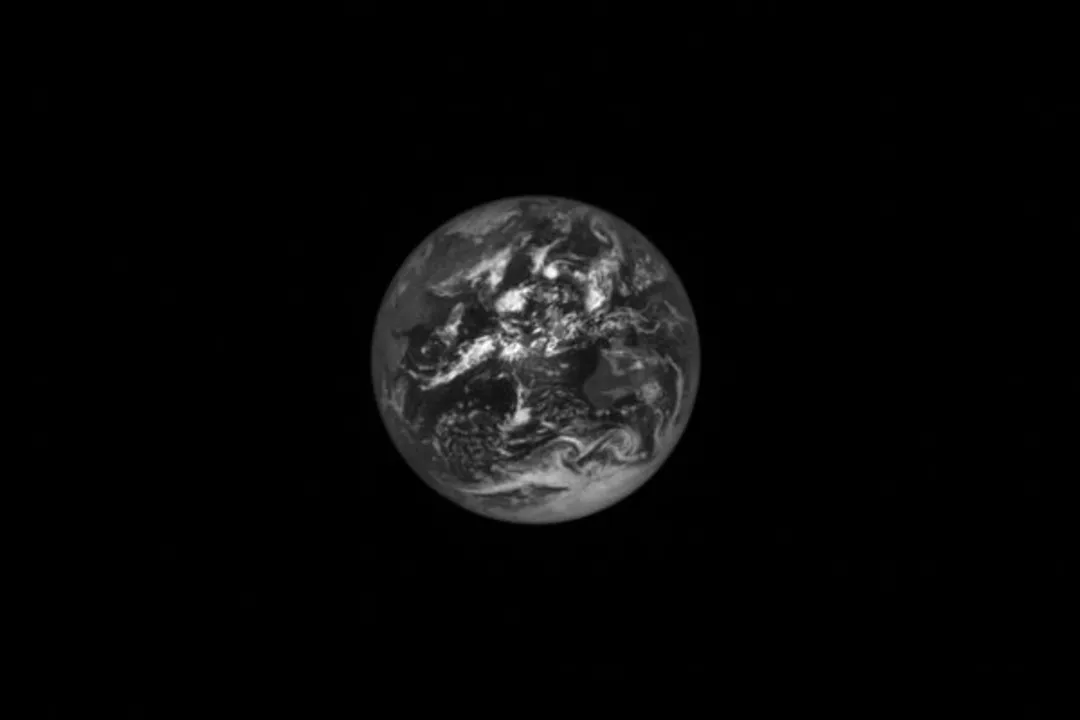  NASA's Lucy spacecraft captures images of Earth, Moon ahead of gravity assist