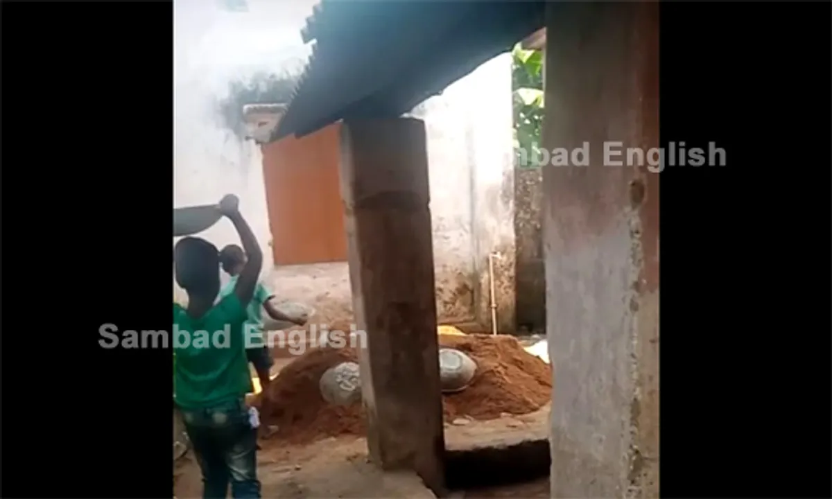  Headmaster in soup for allegedly engaging schoolchildren in physical labour, video viral