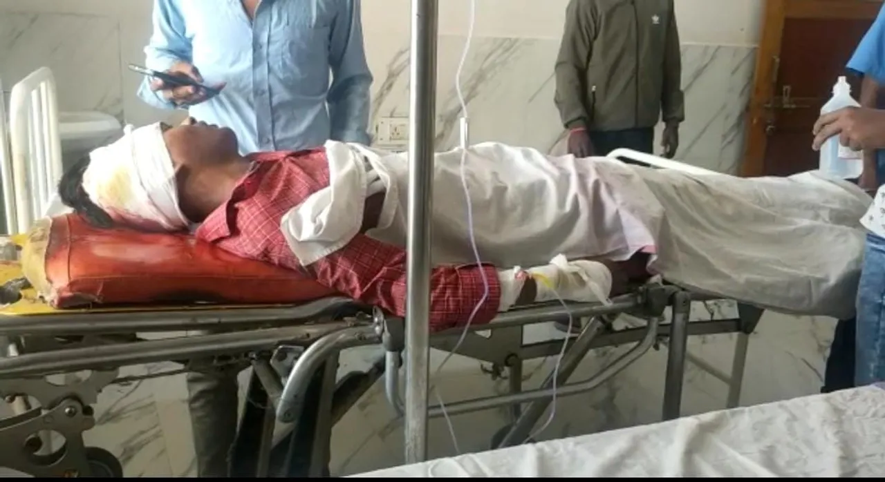  Two youths critical as Minister's escort vehicle collides with bike in Odisha's Nuapada