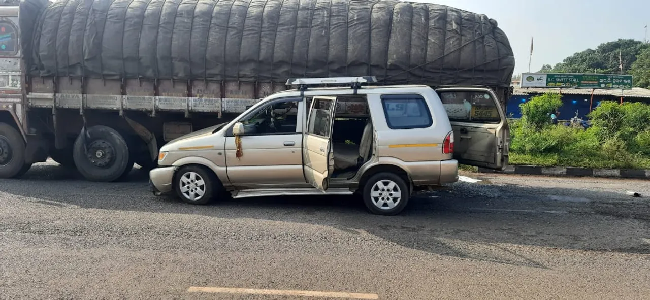  Two Bhubaneswar women crushed to death by truck on NH-16 in Odisha's Jajpur