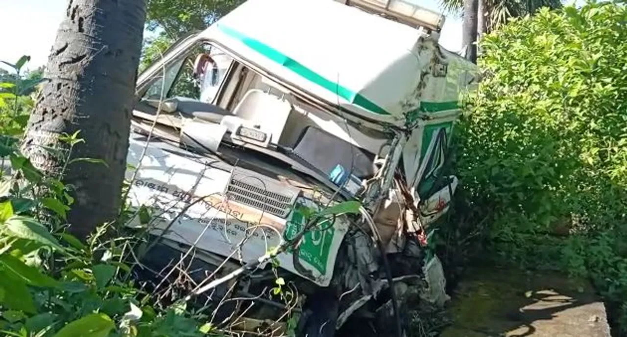  Ambulance hits tree in Odisha's Kalahandi; Patient, helper killed