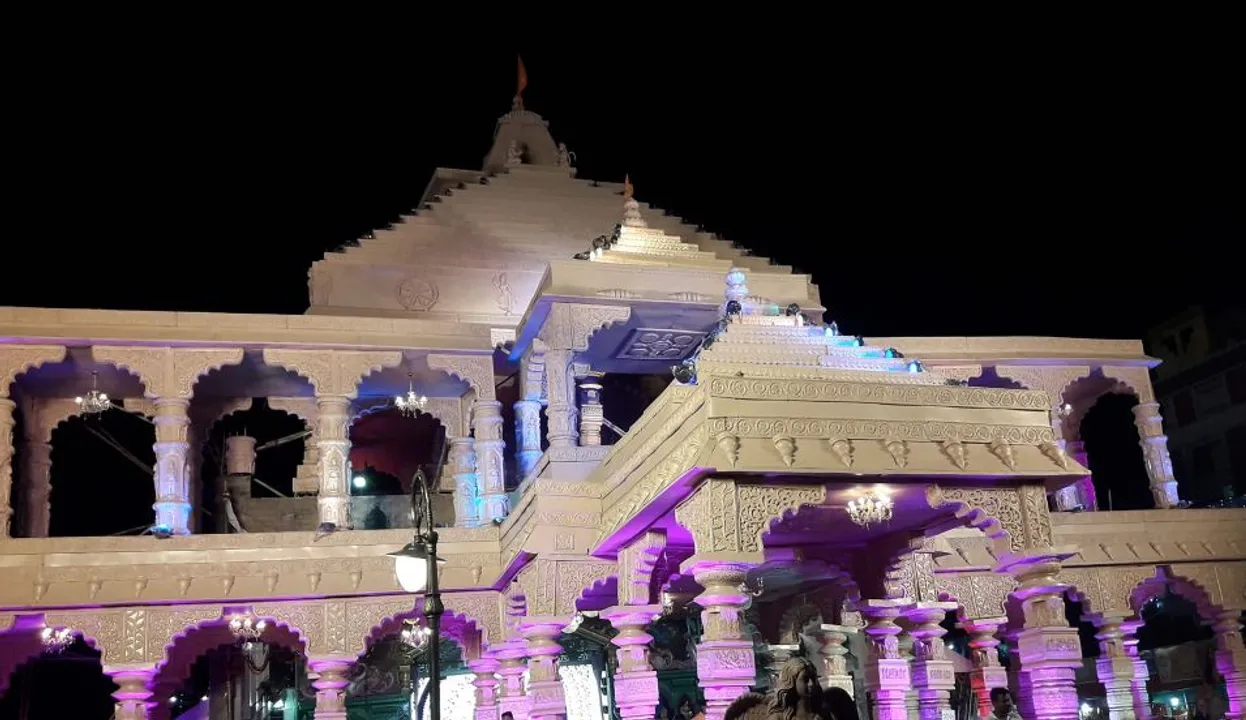  Dussehra 2022: Rainfall fails to dampen festive spirit as devotees throng puja pandals