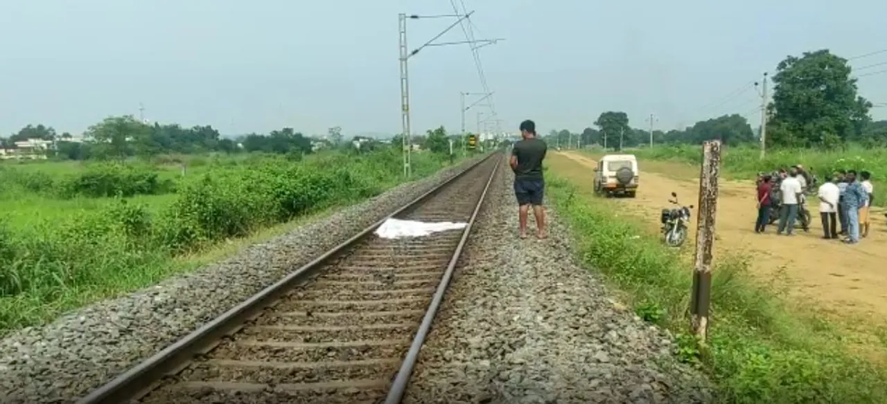  Retd High School Headmaster found dead on railway track in Sambalpur; 'Suicide Note' found
