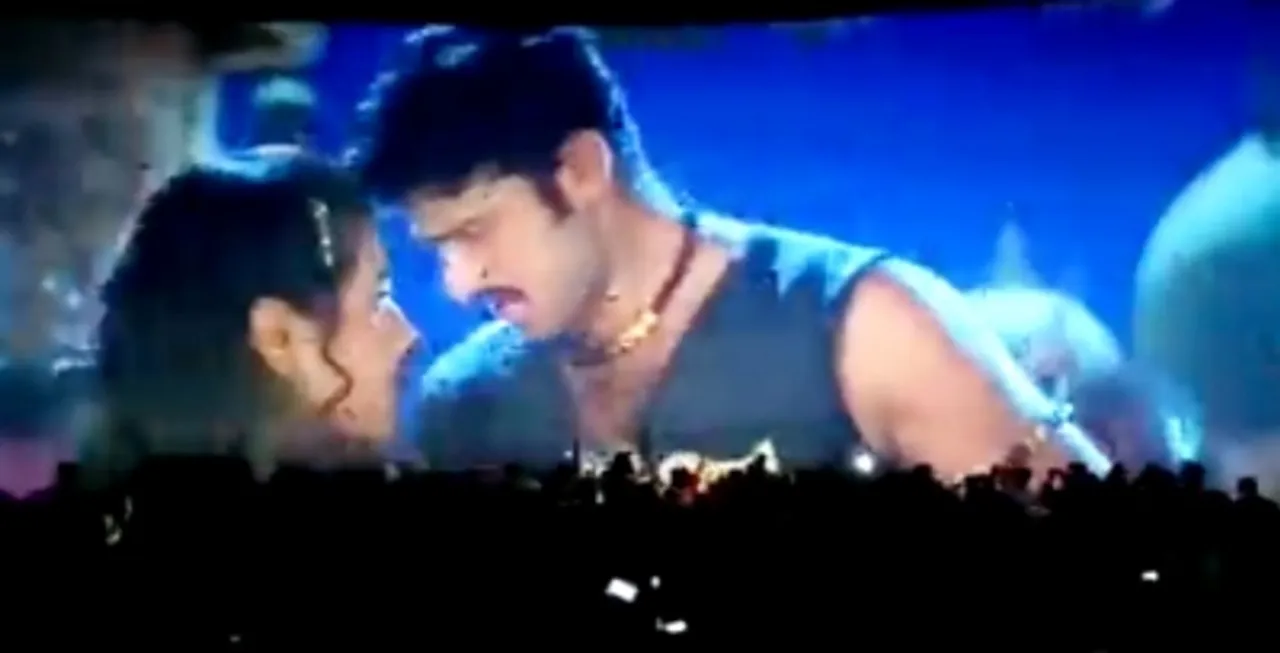  Fans celebrate Prabhas 20 years with the re-release of 'Varsham' in the theatres