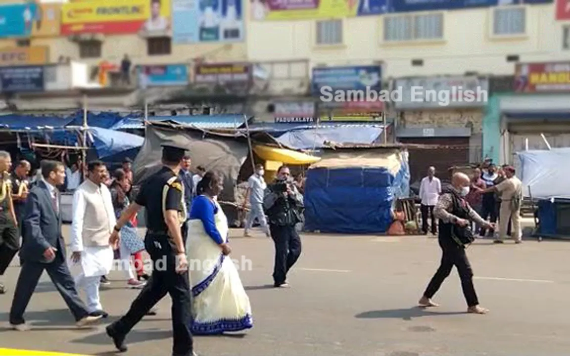  President Murmu scripts history, walks on Bada Danda for Lord Jagannath's darshan