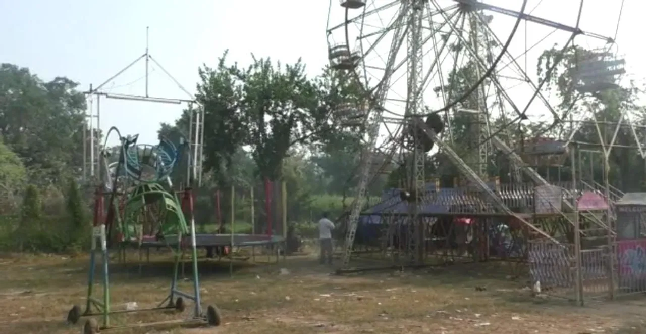  Man falls to death from Meena Bazaar swing ride in Odisha's Balangir