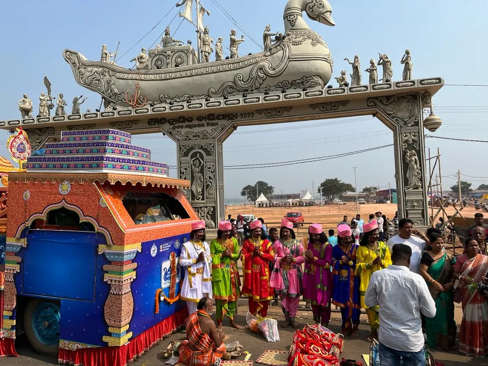  Cuttack Bali Jatra enters Guinness Book of World Records as over 22,000 paper boats made in 35 mins