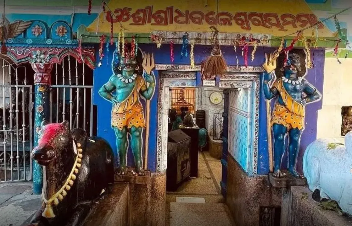  Dhabaleswar Temple in Odisha's Cuttack reopens for devotees