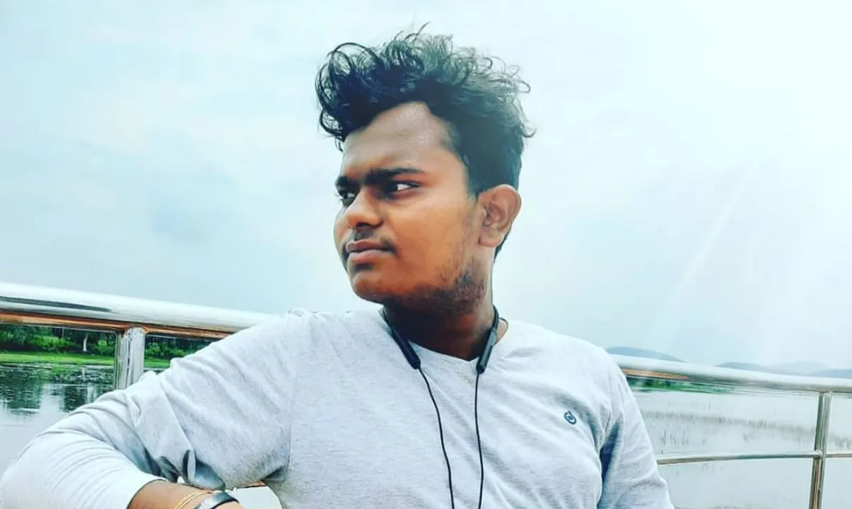  Bhubaneswar: Engineering student dies by suicide in front of female friend, family suspects foul play