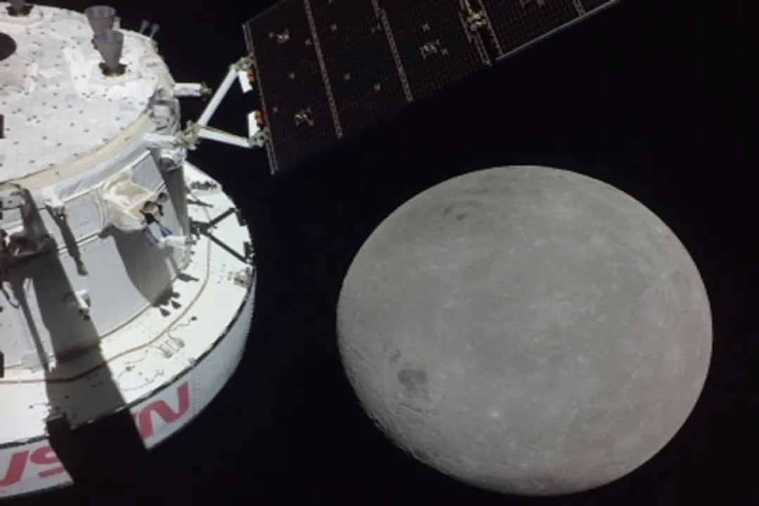  NASA's Orion spacecraft successfully enters lunar orbit