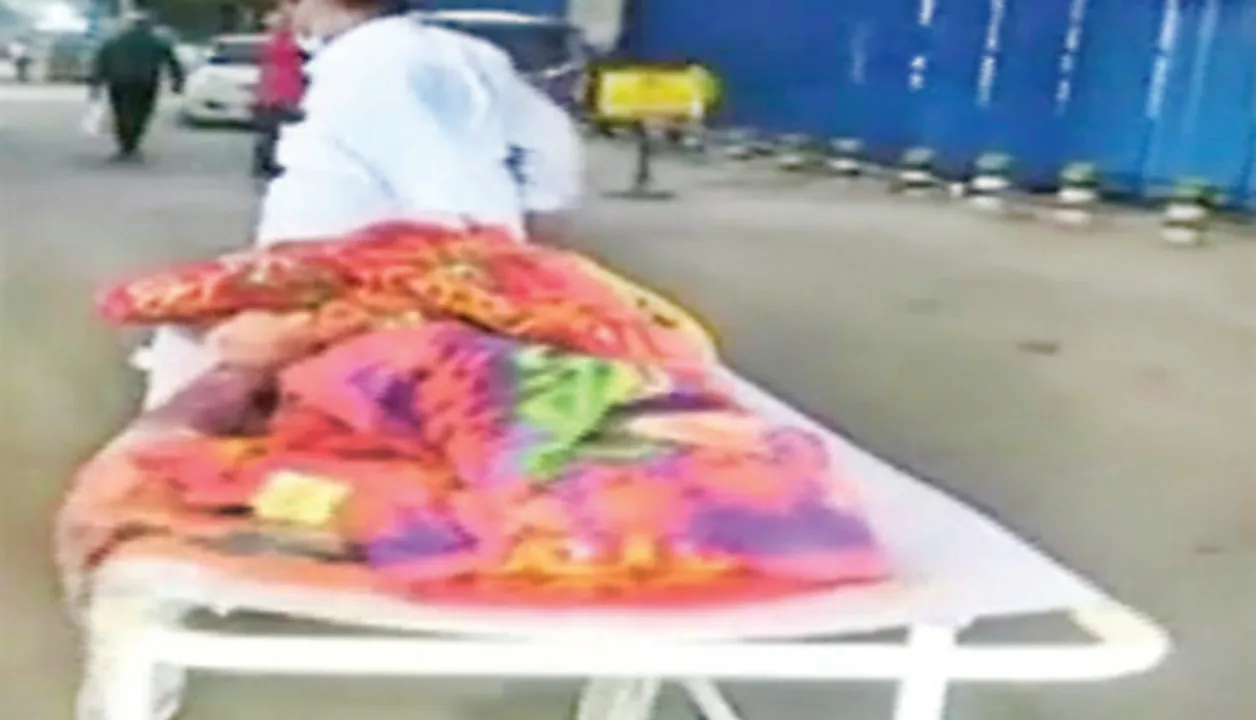  Bhubaneswar: Denied hearse at Capital Hospital, man carries mother's body on stretcher