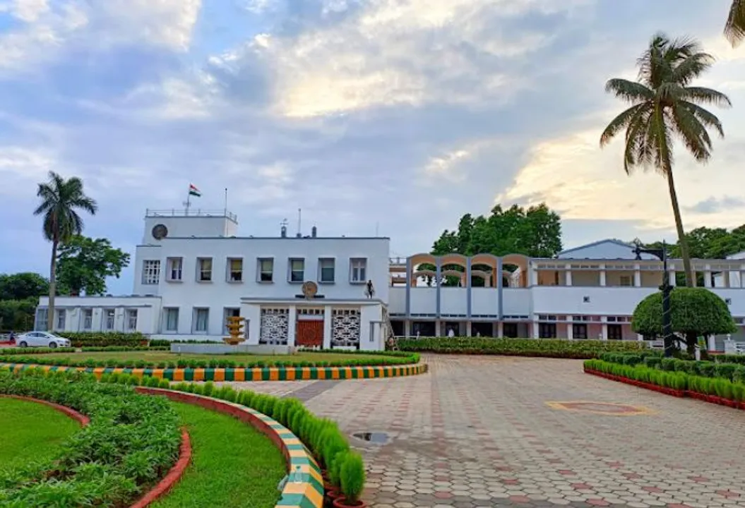  Sandalwood tree stolen from premises of Governor House in Odisha