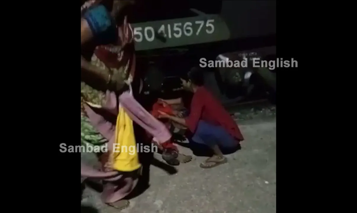  Girl comes in contact with live electric wire while taking selfie atop train