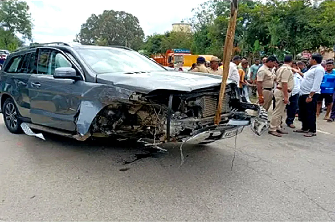  PM Modi's brother, family injured in road accident in K'taka