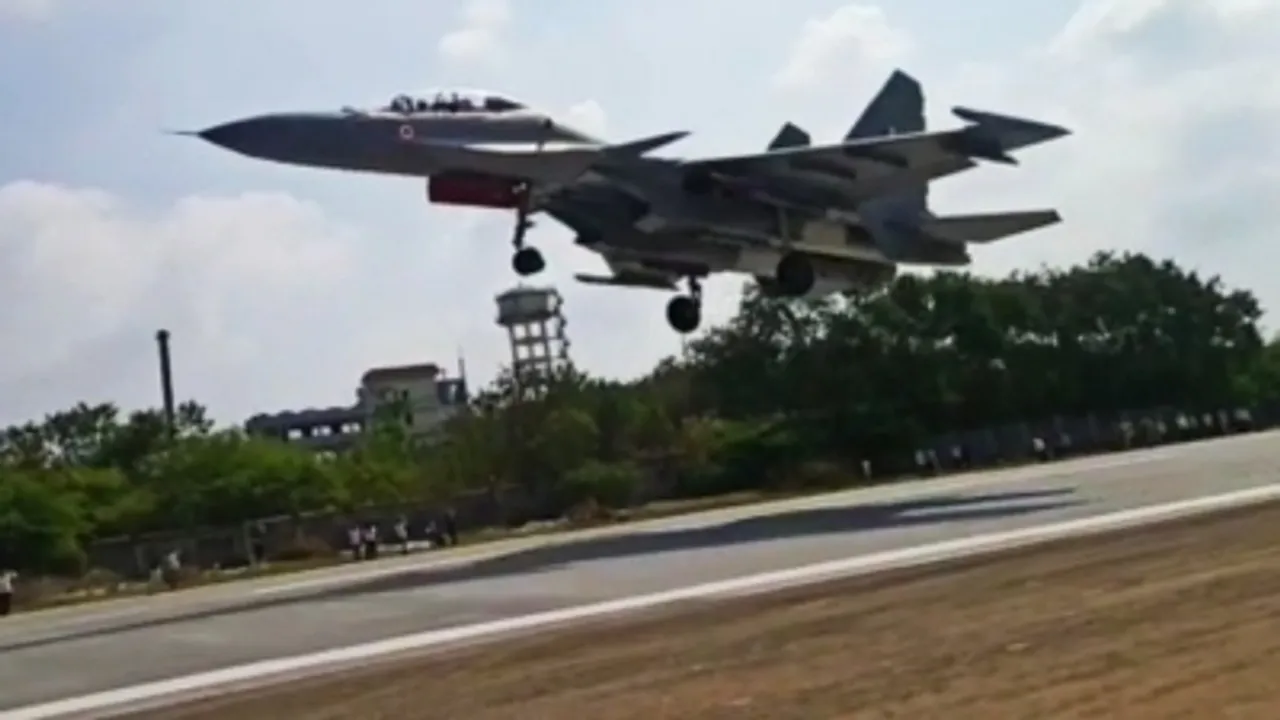  In successful trial, IAF jets touch down national highway in Andhra