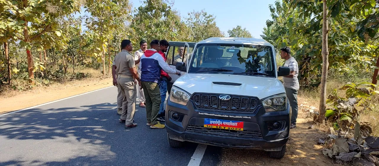  Odisha: Ganja seized from SUV with 'International Human Rights' plate, 3 held