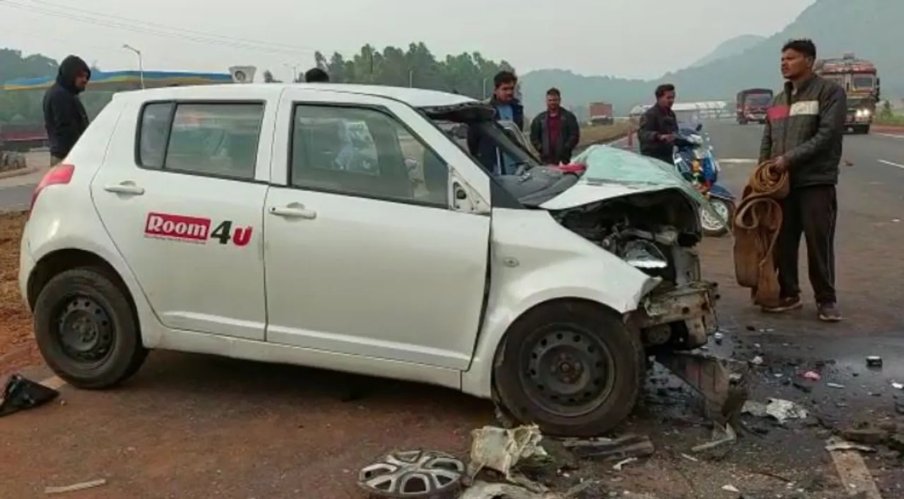  Four killed as car rams into truck on NH in Odisha's Khordha