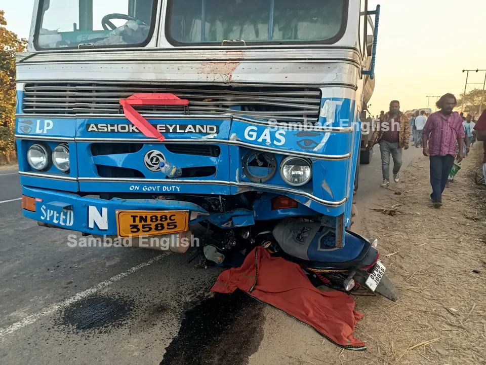 3 dead as bike collides head-on with gas tanker in Odisha’s Kalahandi district
