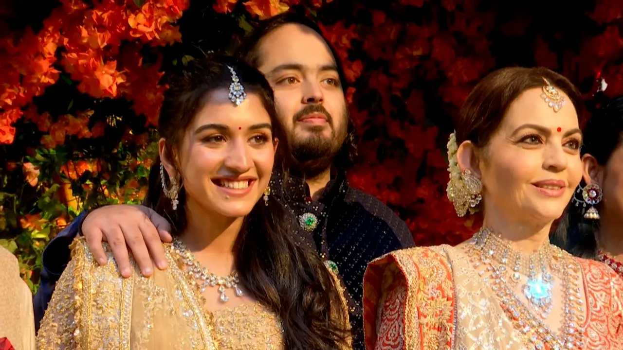  Anant & Radhika get engaged amidst traditional ceremonies