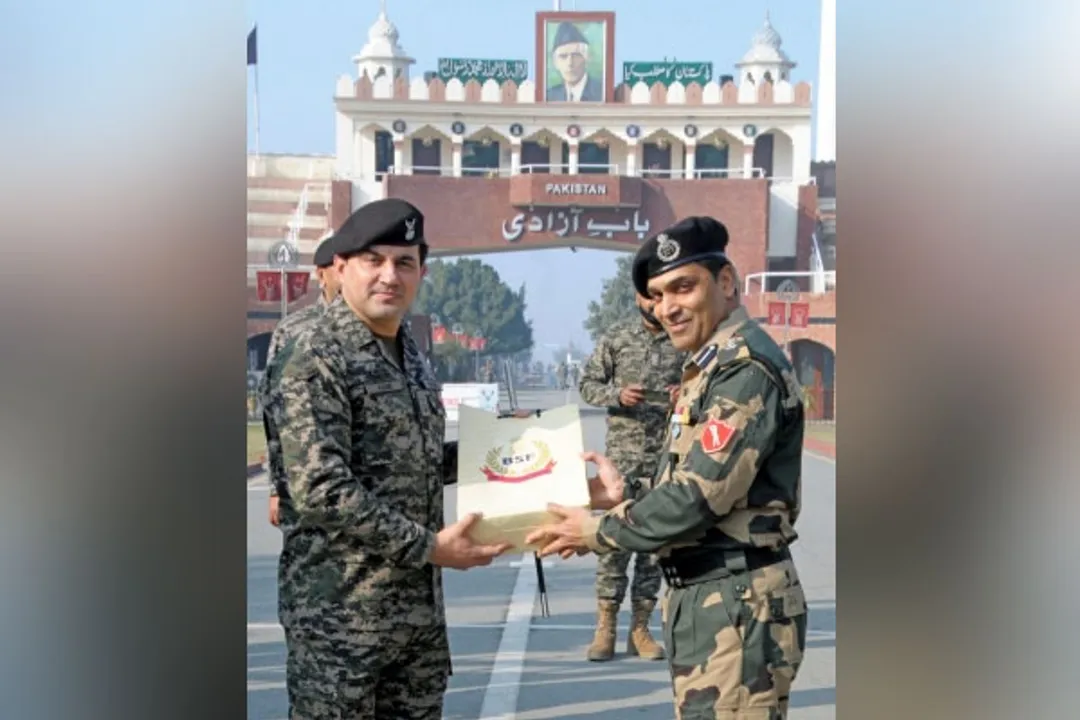  BSF jawans exchange sweets with Pak Rangers on Republic Day