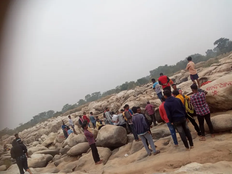  Picnic turns sour as two go missing, one rescued from Ib river in Odisha's Sundargarh