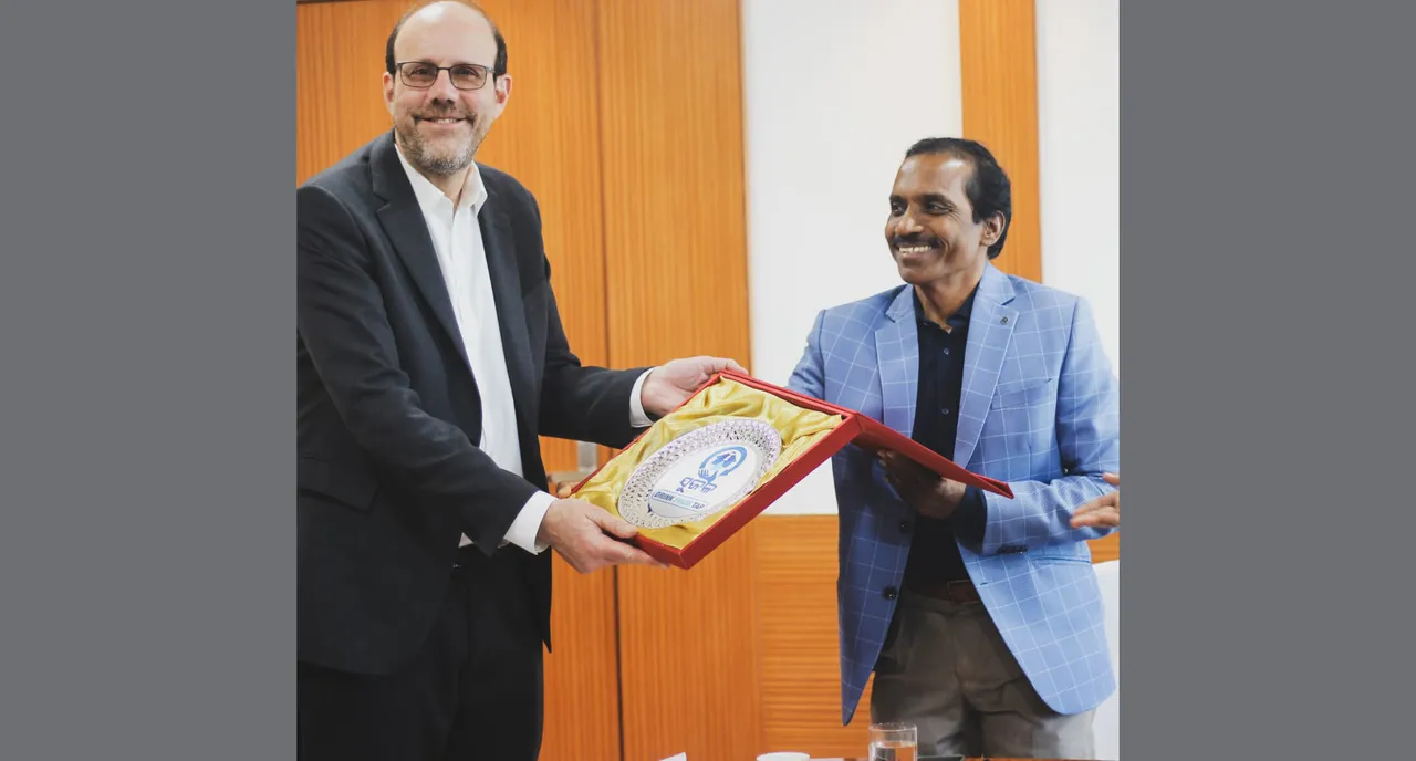  Nobel laureate Michael Kremer appreciates Odisha’s Drink from Tap Mission