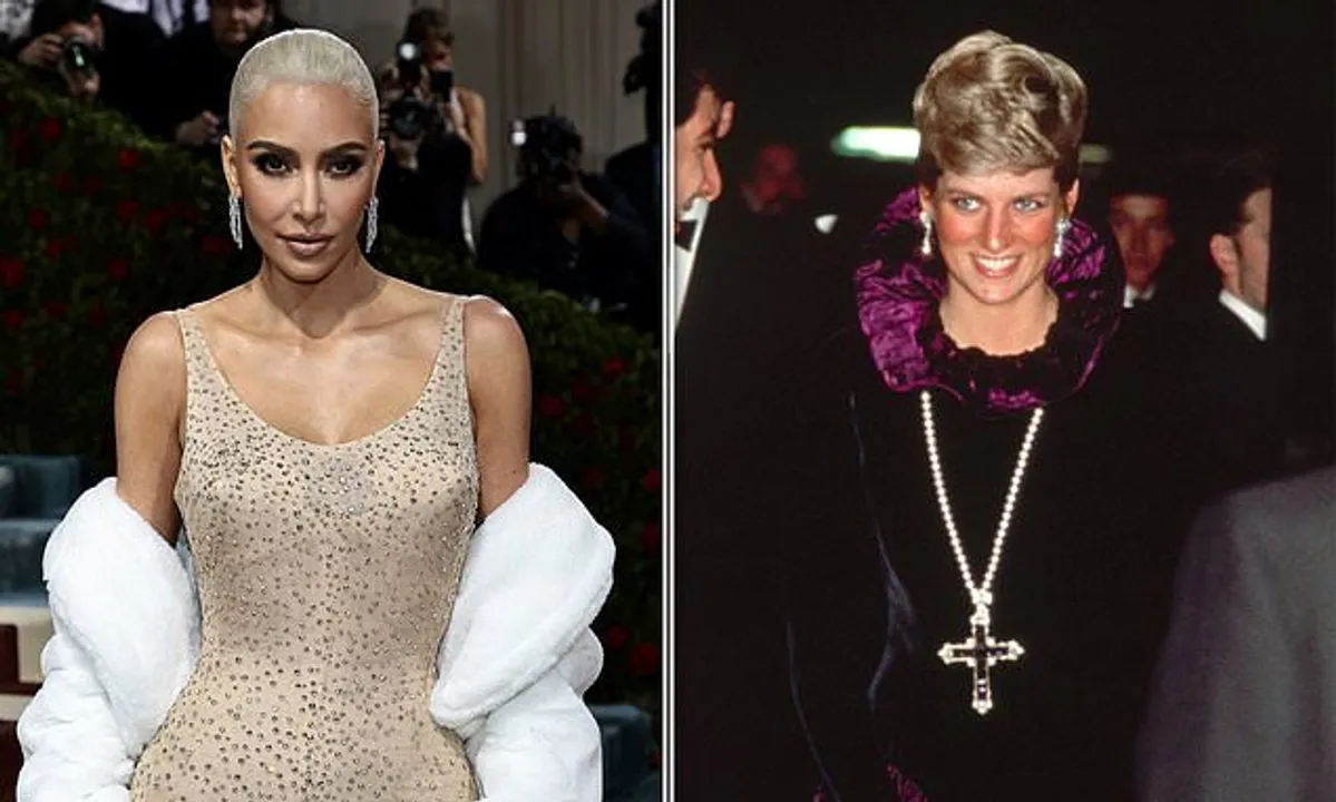  Kim Kardashian buys Princess Diana's necklace