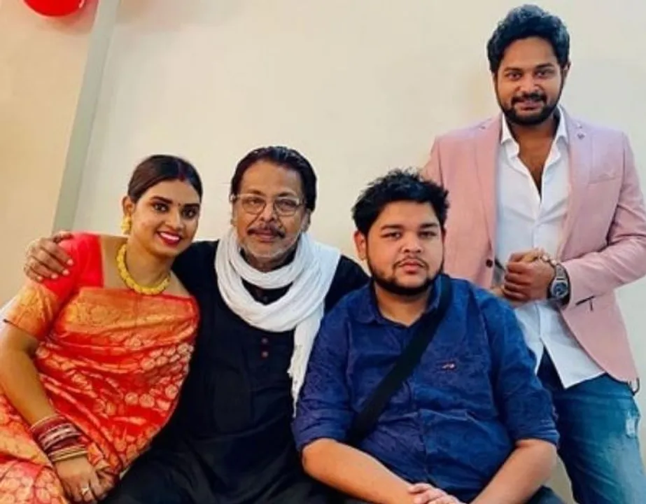  Late actor Mihir Das' younger son Aklant Das dies during treatment at AIIMS Bhubaneswar