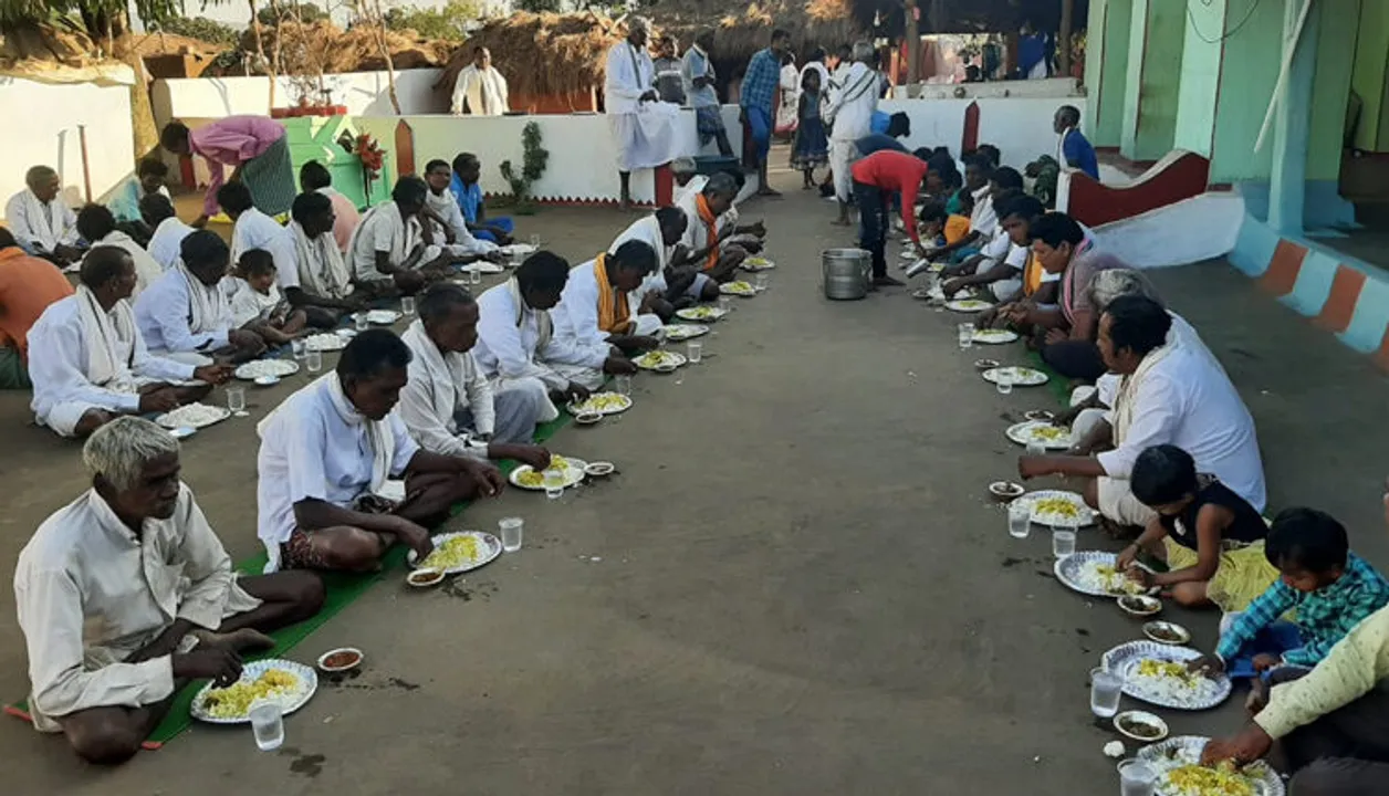 Odisha couple undergoes 'purification' after returning to village from R-Day celebration in Delhi