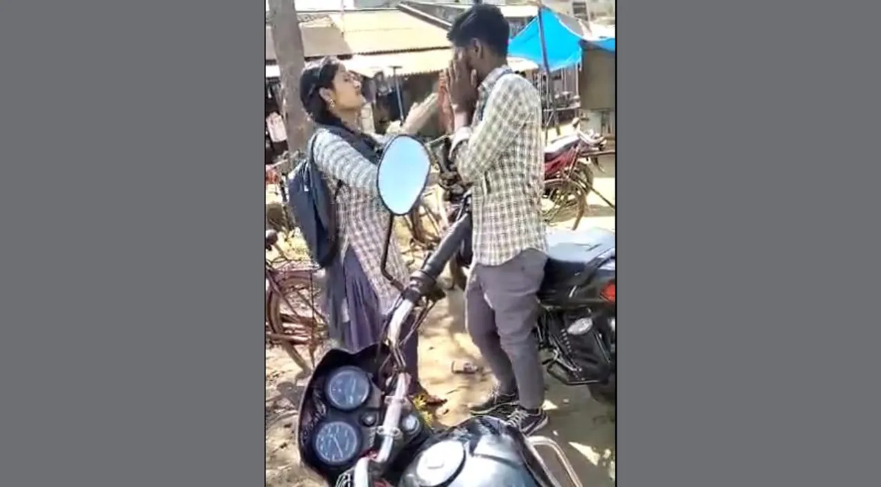  Odisha: College girl slaps youth in public over eve-teasing