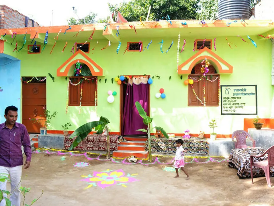  Pic courtesy: PRADHAN MANTRI AWAAS YOJANA-GRAMIN [https://pmayg.nic.in/] 