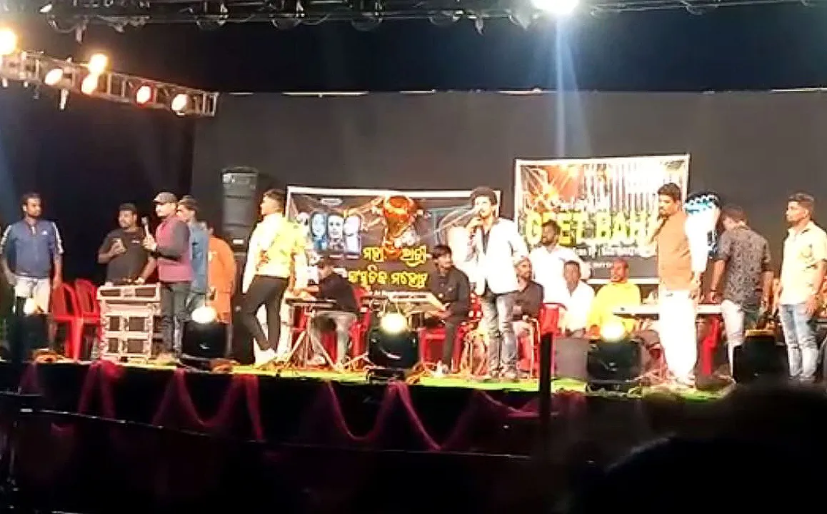 Stones pelted at stage during Odia comedian Papu Pom Pom’s cultural programme